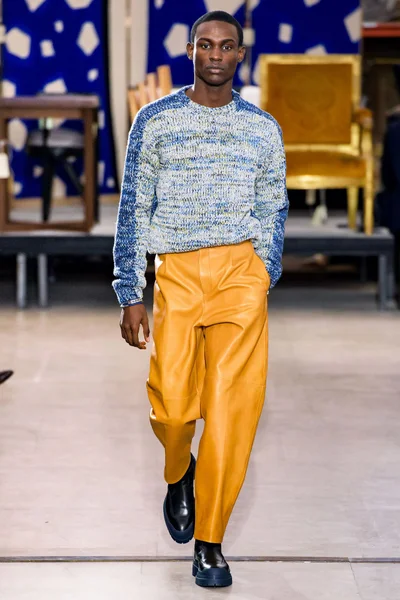 Look 5